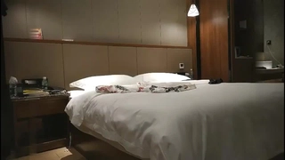 下一篇中文字幕人妻-快餐豪哥1500约炮粉逼艺校兼职妹逼太紧几分钟就把哥搞射了的!