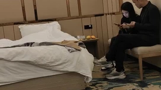 下一篇中文字幕人妻-快餐豪哥1500约炮粉逼艺校兼职妹逼太紧几分钟就把哥搞射了的!